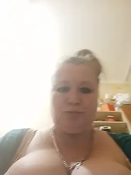 Snapshot of KiraStanton chatting on 1, 8, 2026 KiraStanton online show from 1, 8, 2026