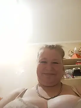 Snapshot of KiraStanton chatting on 2, 8, 2026 KiraStanton online show from 2, 8, 2026