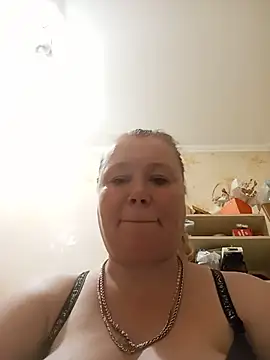 Snapshot of KiraStanton chatting on 6, 8, 2026 KiraStanton online show from 6, 8, 2026