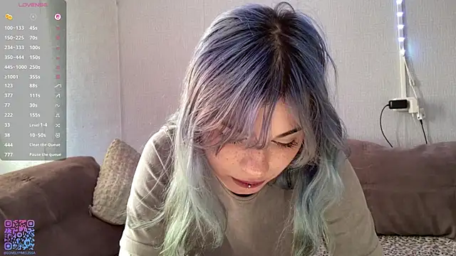 Emmibrilson online show from 5, 5, 2026