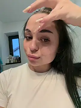 Olivia Noor online show from 28, 4, 2026