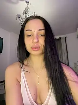 Olivia Noor online show from 29, 4, 2026