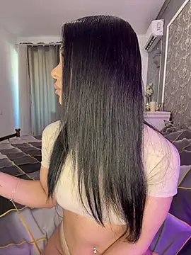 Olivia Noor online show from 3, 5, 2026
