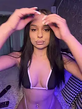 Snapshot of Olivia_Noor chatting on 17, 7, 2026 Olivia Noor online show from 17, 7, 2026