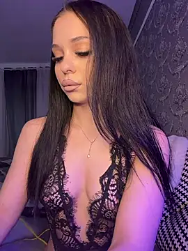 Snapshot of Olivia_Noor chatting on 27, 7, 2026 Olivia Noor online show from 27, 7, 2026