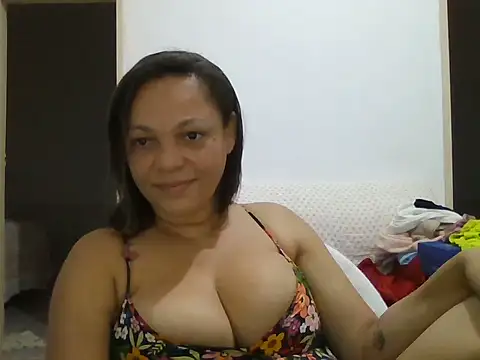 Snapshot of Vicky-43 chatting on 13, 3, 2026 Vicky-43 online show from 13, 3, 2026