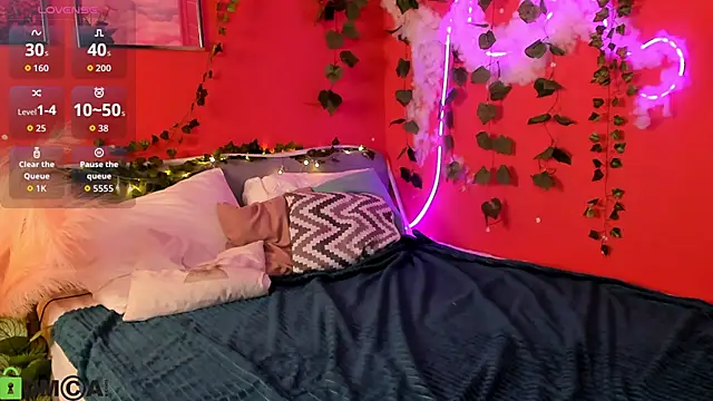 Snapshot of Tiffany_Robinson chatting on 4, 3, 2026 Tiffany Robinson online show from 4, 3, 2026