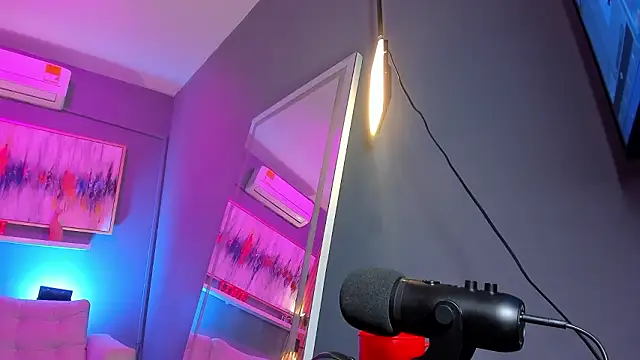 Snapshot of janinne_lu chatting on 13, 3, 2026 janinne lu online show from 13, 3, 2026