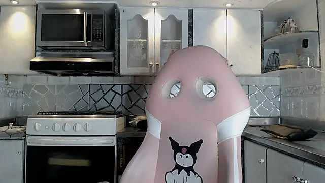 Snapshot of CrisOzzz chatting on 7, 3, 2026 CrisOzzz online show from 7, 3, 2026