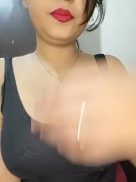Shanaya-Hotty online show from 12, 7, 2026