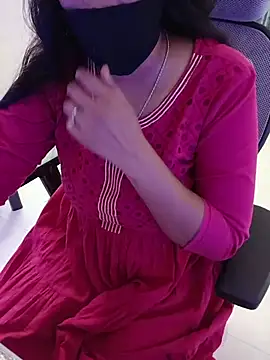 Snapshot of Queenlipx chatting on 8, 3, 2026 Queenlipx online show from 8, 3, 2026