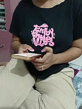 Snapshot of Queenlipx chatting on 10, 3, 2026 Queenlipx online show from 10, 3, 2026