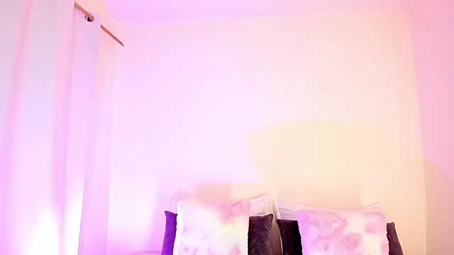 MIAA ROBERTSS online show from 7, 3, 2026