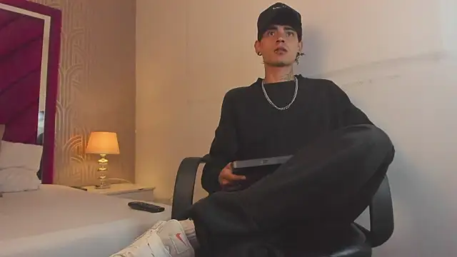 Snapshot of Dominic_Foxx chatting on 24, 2, 2026 Dominic Foxx online show from 24, 2, 2026