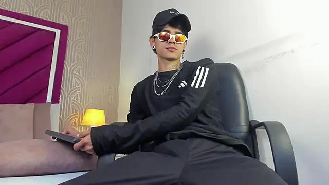 Snapshot of Dominic_Foxx chatting on 28, 2, 2026 Dominic Foxx online show from 28, 2, 2026