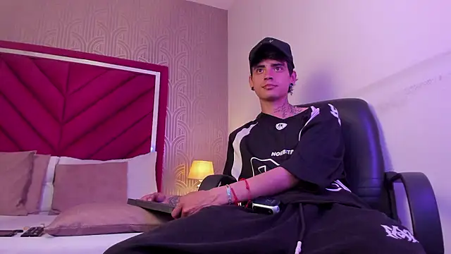 Snapshot of Dominic_Foxx chatting on 7, 3, 2026 Dominic Foxx online show from 7, 3, 2026