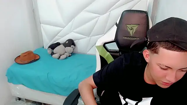 Snapshot of Street_poemm_ chatting on 8, 3, 2026 Street poemm online show from 8, 3, 2026