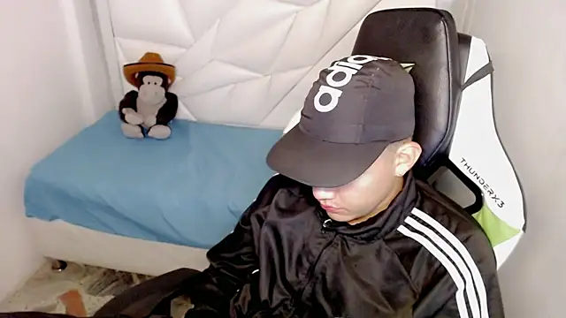 Snapshot of Street_poemm_ chatting on 11, 3, 2026 Street poemm online show from 11, 3, 2026