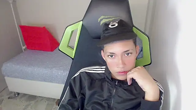 Snapshot of Street_poemm_ chatting on 18, 3, 2026 Street poemm online show from 18, 3, 2026