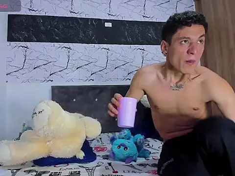 Snapshot of britney_london_xxx chatting on 6, 3, 2026 britney london xxx online show from 6, 3, 2026