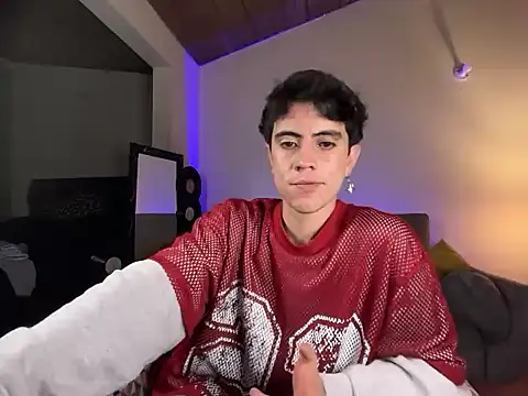 Stolas ying online show from 7, 3, 2026