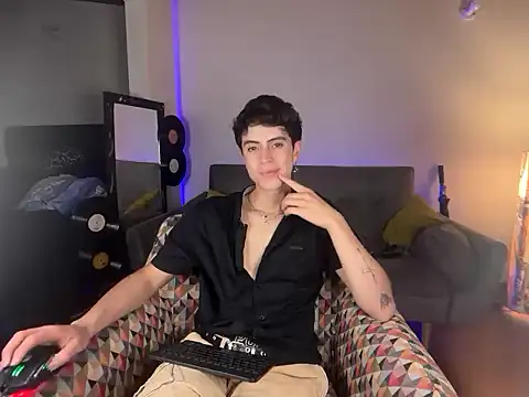 Stolas ying online show from 9, 3, 2026