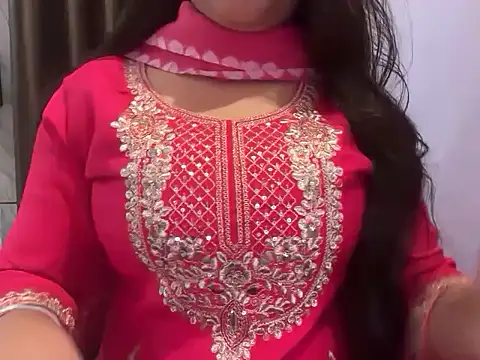 Snapshot of Avneet_kaurr1 chatting on 6, 6, 2026 Avneet kaurr1 online show from 6, 6, 2026