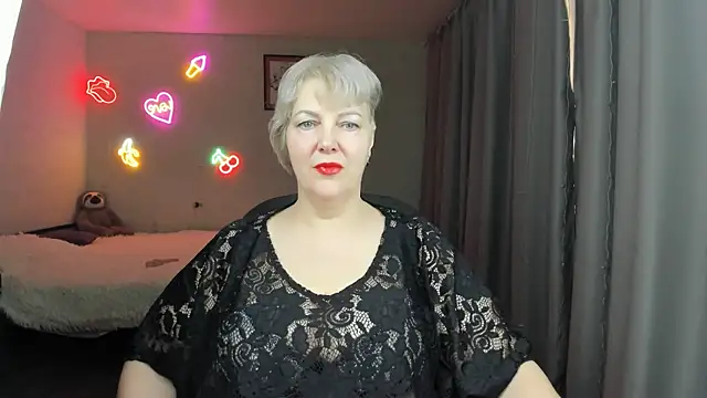 Mary-Leee online show from 4, 5, 2026