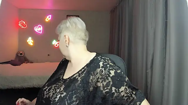 Mary-Leee online show from 5, 5, 2026