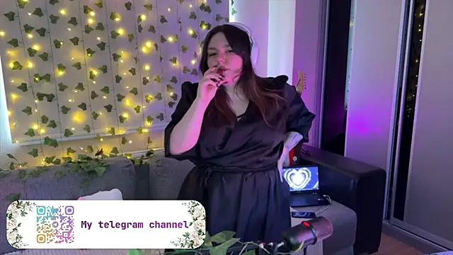 RiotKitten1 online show from 18, 3, 2026