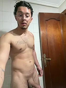 Snapshot of 16jhefry16 chatting on 15, 3, 2026 16jhefry16 online show from 15, 3, 2026