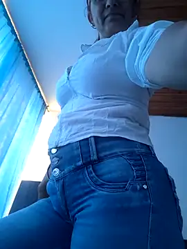 Lorenaluna online show from 28, 4, 2026