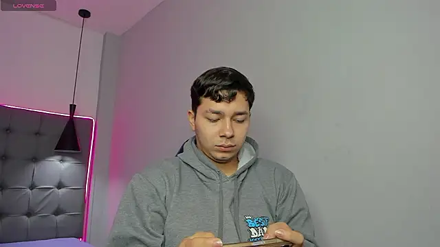 Snapshot of Julian_Smith21 chatting on 4, 3, 2026 Julian Smith21 online show from 4, 3, 2026