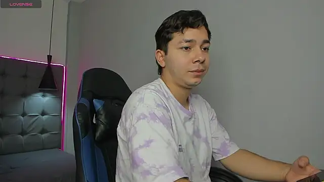 Snapshot of Julian_Smith21 chatting on 8, 3, 2026 Julian Smith21 online show from 8, 3, 2026