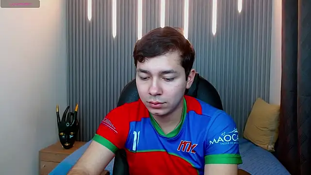 Snapshot of Julian_Smith21 chatting on 23, 3, 2026 Julian Smith21 online show from 23, 3, 2026