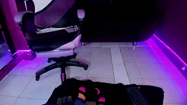 Snapshot of Alana_uwu chatting on 25, 2, 2026 Alana uwu online show from 25, 2, 2026