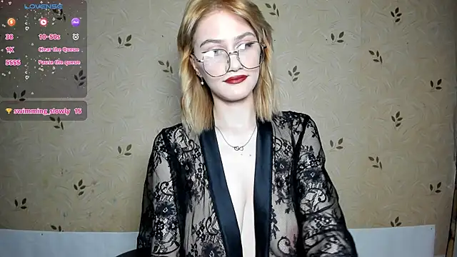 Snapshot of NicoleDaviss chatting on 19, 6, 2026 NicoleDaviss online show from 19, 6, 2026