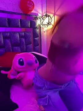 Elaaa pink21 online show from 10, 3, 2026