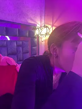 Elaaa pink21 online show from 13, 3, 2026