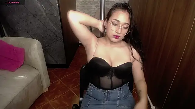 Snapshot of Aura_cute_ chatting on 5, 3, 2026 Aura cute online show from 5, 3, 2026