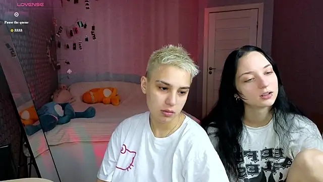 LuxuryLoverss online show from 8, 5, 2026