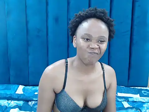 Snapshot of CreamyTea chatting on 3, 3, 2026 CreamyTea online show from 3, 3, 2026