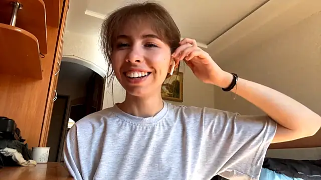 SerenaHawthorne online show from 24, 3, 2026