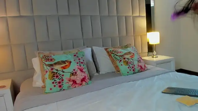 Tiffanyy Lam online show from 16, 3, 2026