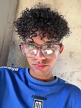 Snapshot of Stickmendez chatting on 8, 3, 2026 Stickmendez online show from 8, 3, 2026