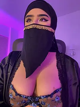 Yasmin cute online show from 13, 7, 2026