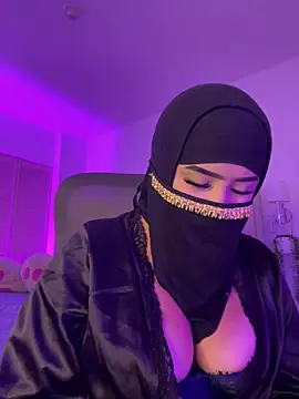 Yasmin cute online show from 6, 8, 2026