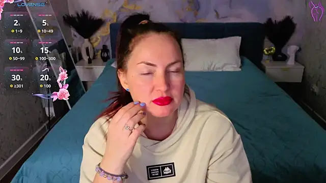 zara myrrr online show from 25, 3, 2026