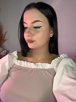 Snapshot of LolaKONG chatting on 5, 3, 2026 LolaKONG online show from 5, 3, 2026