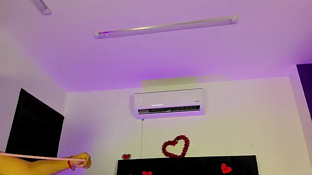 scarlet  ray  online show from 3, 3, 2026